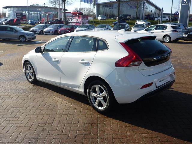 Left hand drive VOLVO V40 D2 Kinetic