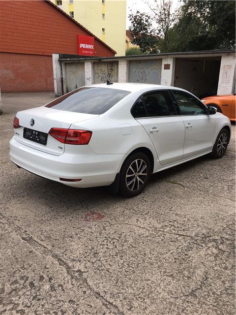 Left hand drive car VOLKSWAGEN JETTA (01/07/2015) - 