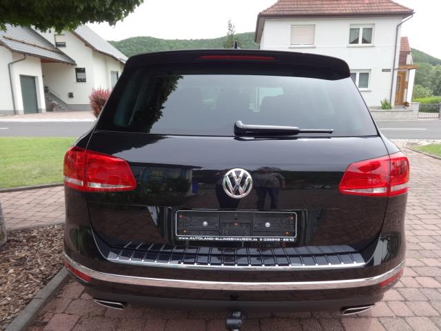 Left hand drive car VOLKSWAGEN TOUAREG (01/06/2017) - 