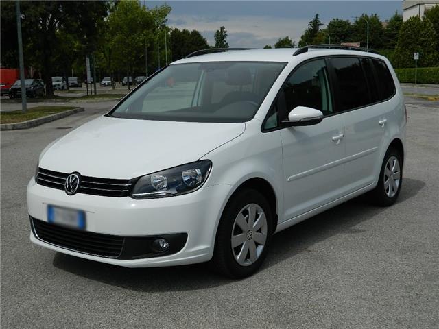 Left hand drive car VOLKSWAGEN TOURAN (01/02/2016) - 