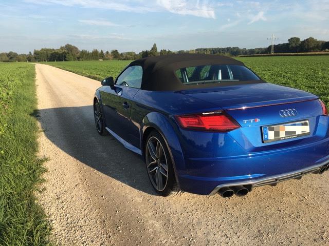 Left hand drive car AUDI TTS (01/03/2016) - 