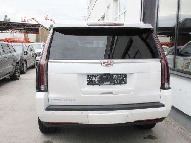 Left hand drive car CADILLAC ESCALADE (01/02/2017) - 