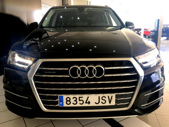 Left hand drive AUDI Q7 3.0 TIPTRONIC 7 SEATS SPANISH REG