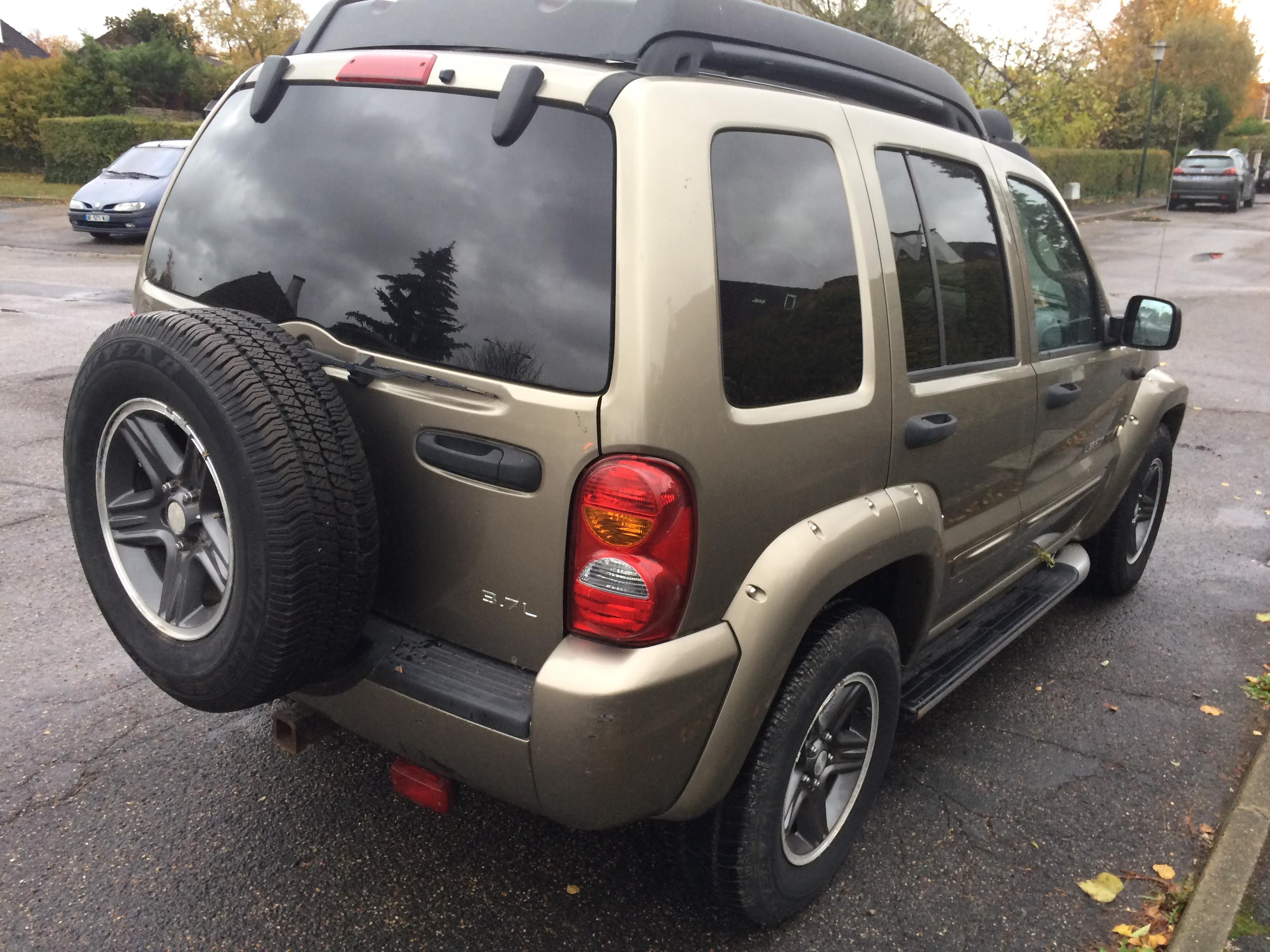 JEEP CHEROKEE (01/04/2004) - 