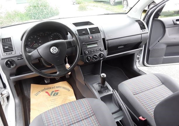 left hand drive VOLKSWAGEN POLO (01/04/2009) -  