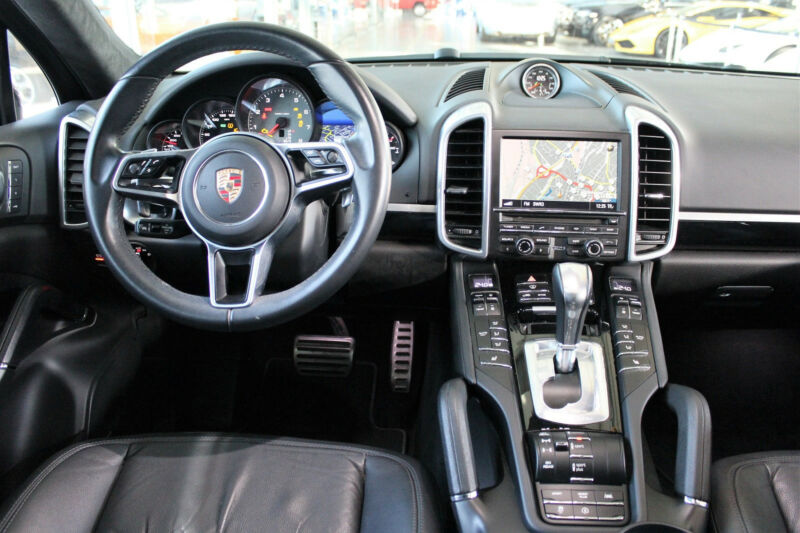 PORSCHE CAYENNE (01/10/2014) - 