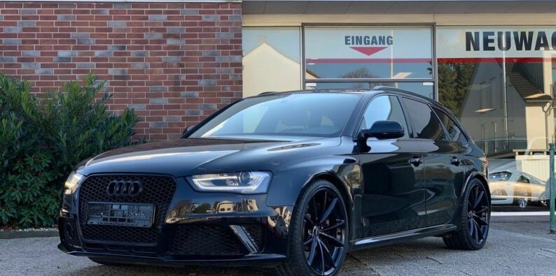 Left hand drive AUDI RS4 Avant 4.2 FSI quattro 