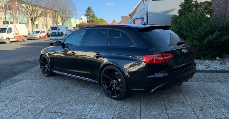 Left hand drive AUDI RS4 Avant 4.2 FSI quattro 