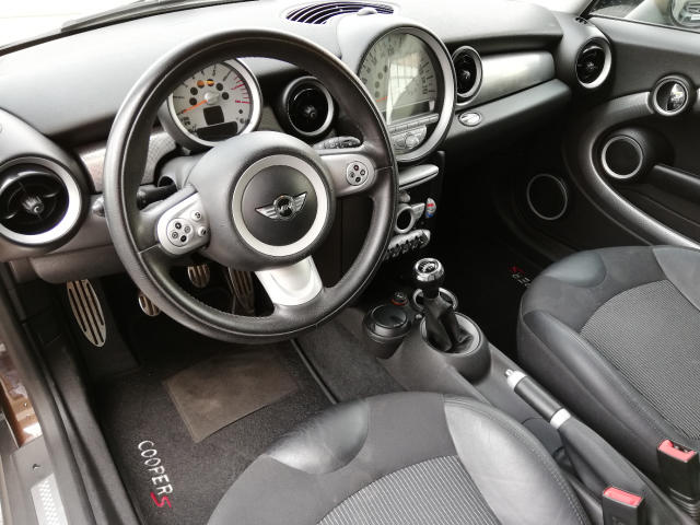 left hand drive MINI COUNTRYMAN (01/04/2009) -  