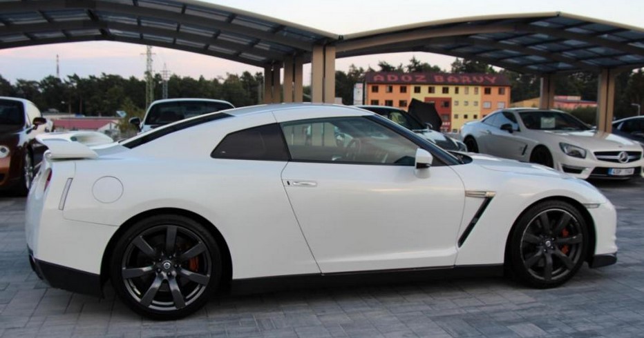 NISSAN GT-R (01/04/2010) - 