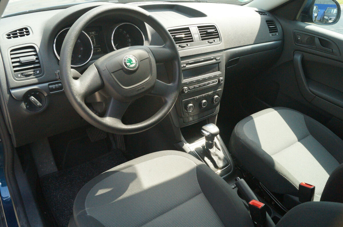 Left hand drive car SKODA YETI (01/04/2012) - 