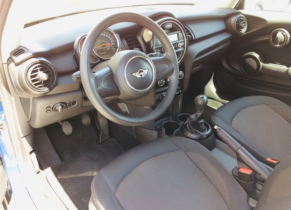 left hand drive MINI COOPER (01/04/2014) -  