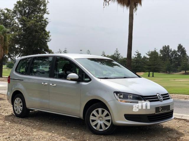 Left hand drive VOLKSWAGEN SHARAN Sharan 2.0TDI Advance BMT DSG 140 7 SEATS