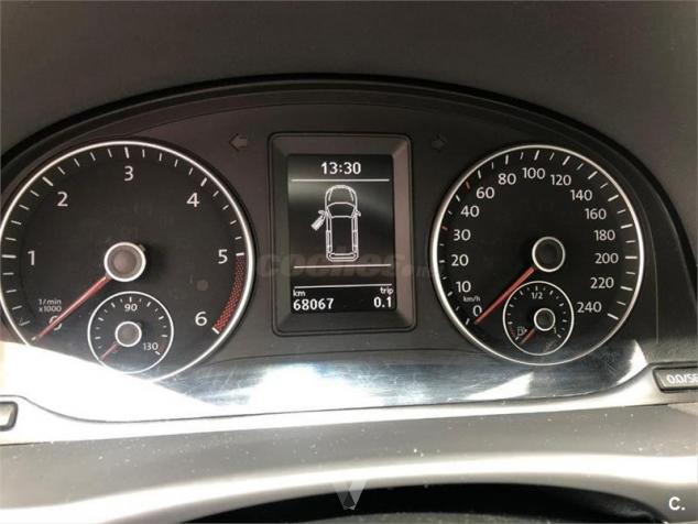 left hand drive VOLKSWAGEN TOURAN (01/04/2014) -  