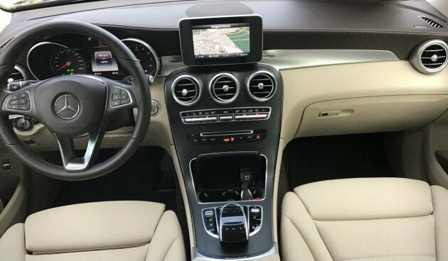 Left hand drive car MERCEDES GLC (01/10/2018) - 