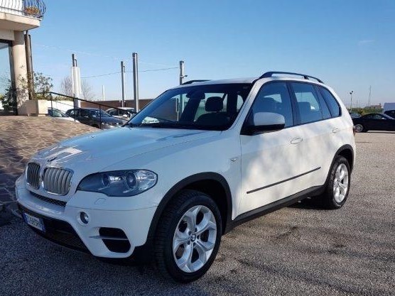 Left hand drive car BMW X5 (01/06/2011) - 