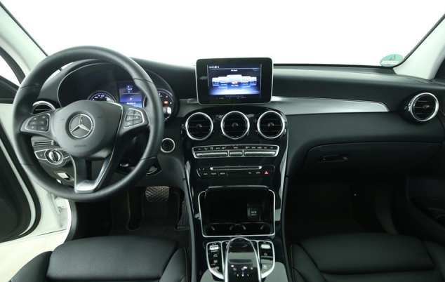 Left hand drive car MERCEDES GLC (01/04/2019) - 