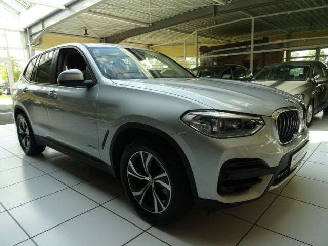 Left hand drive BMW X3  xDrive20d LED/Navi