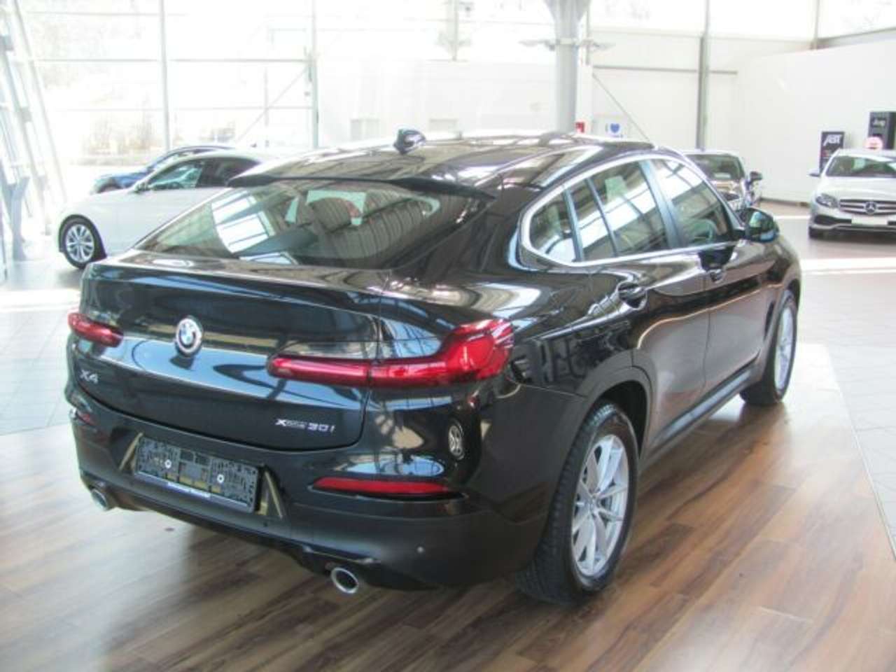 Left hand drive BMW X4 xDrive30i Advantage