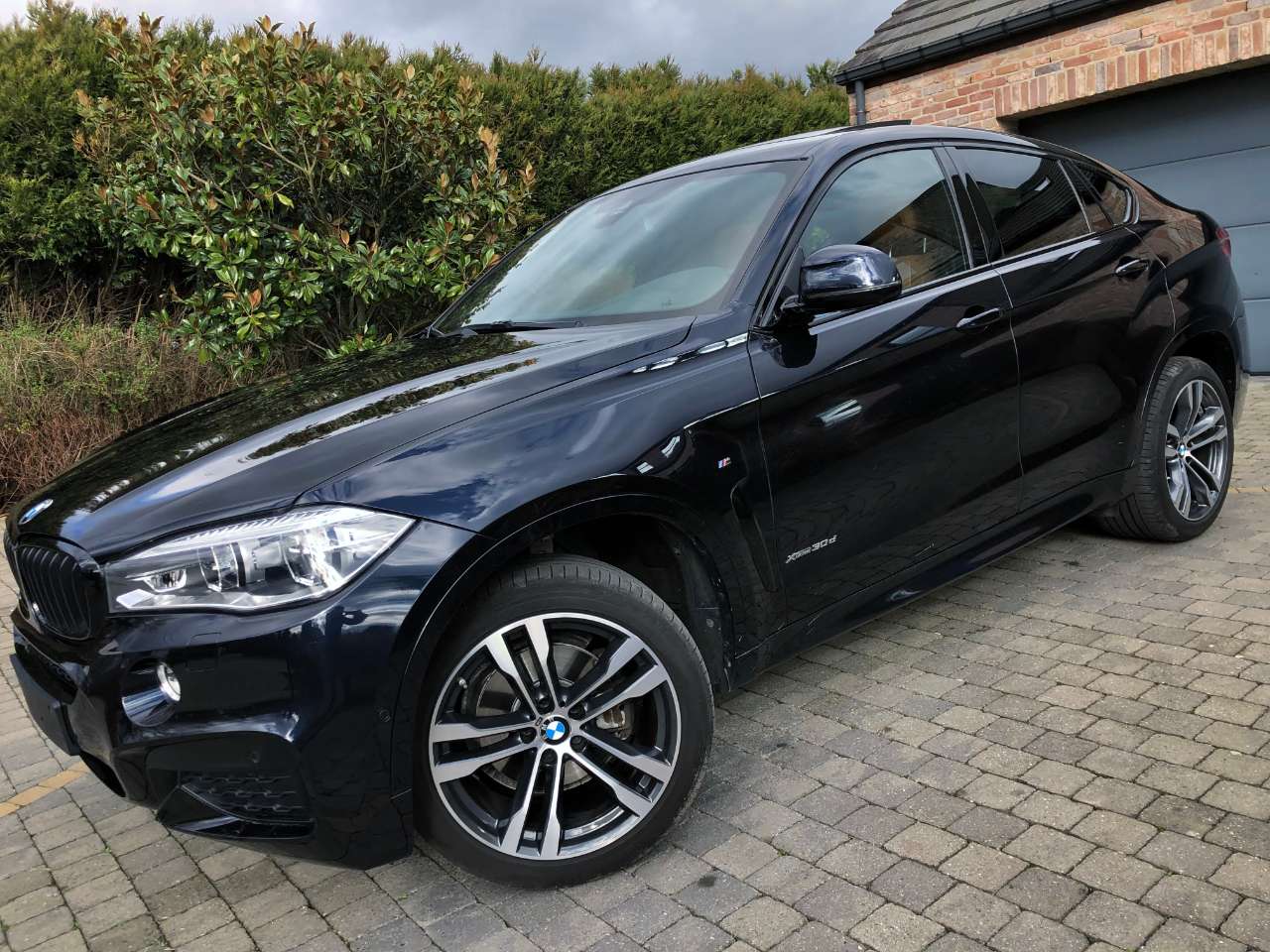 Left hand drive BMW X6 3.0 dAS xDrive30 packSPORT