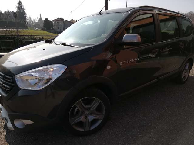 Left hand drive DACIA LODGY Lodgy 1.5dCi Laureate 7 seat French  reg