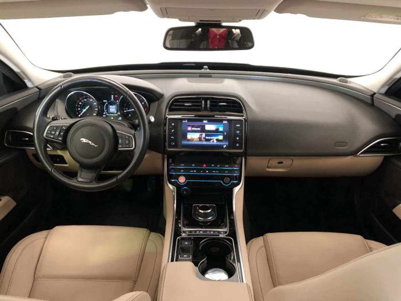 Left hand drive car JAGUAR XE (01/06/2019) - 