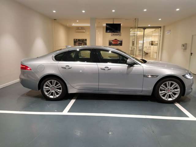 Left hand drive car JAGUAR XF (01/03/2019) - 