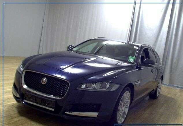 Left hand drive JAGUAR XF 2.0i4D Sportbrake