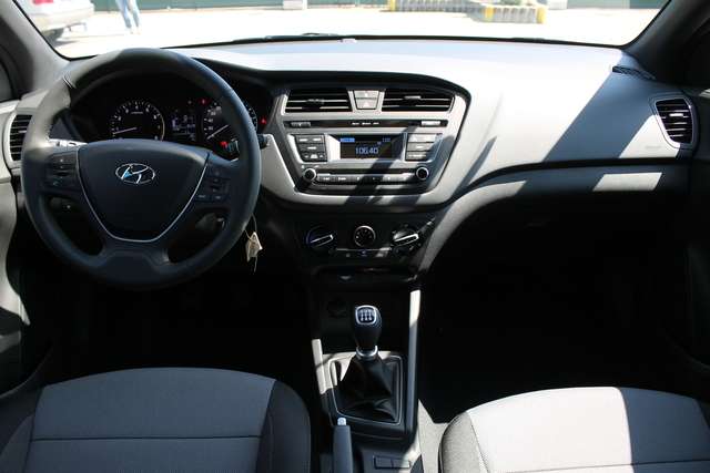 Left hand drive car HYUNDAI i20 (01/06/2019) - 