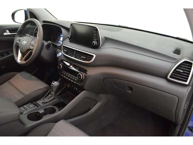 Left hand drive HYUNDAI TUCSON 1.6 TGDI Tecno 4x2 DT SPANISH REG