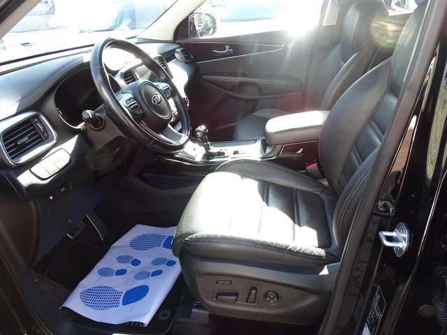 Left hand drive KIA SORENTO 2.2 CRDI Platinum Edition 4WD