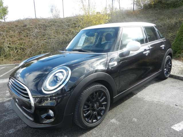 Left hand drive MINI COOPER 5 DOOR SD FRENCH REG