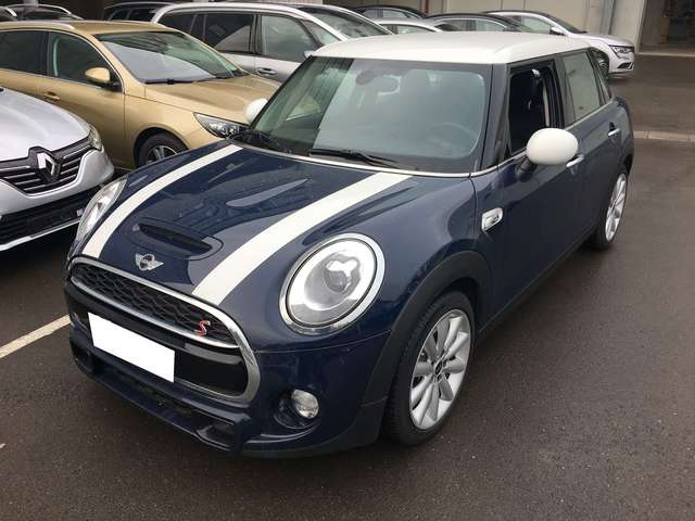 Left hand drive MINI COOPER 5 DOOR SD