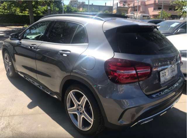 Left hand drive MERCEDES GLA 200 Classe 7G DCT Fascination