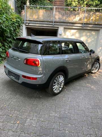 Left hand drive car MINI CLUBMAN (01/05/2018) - 