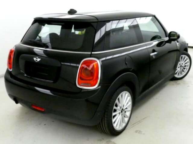 Left hand drive MINI ONE 1 5 Chili Sport Aut