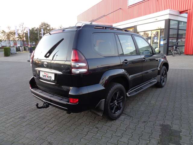 Left hand drive TOYOTA LANDCRUISER 3.0 D-4D Executive 7 seats