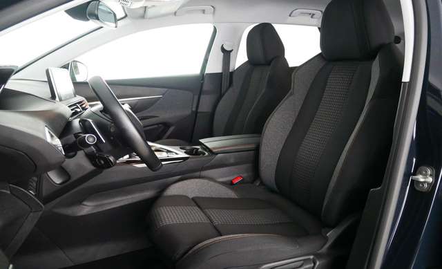 Left hand drive car PEUGEOT 3008 (01/04/2020) - 