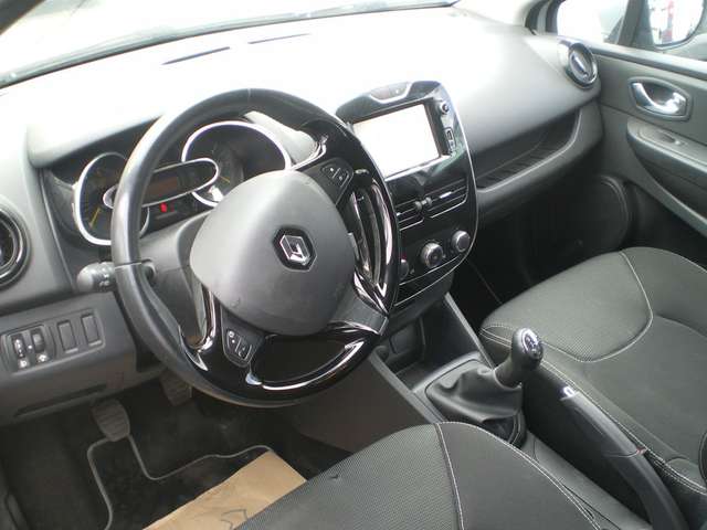 RENAULT CLIO (00/00/0) - 