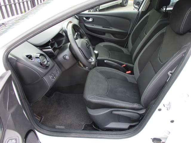 Left hand drive car RENAULT CLIO (00/01/9) - 