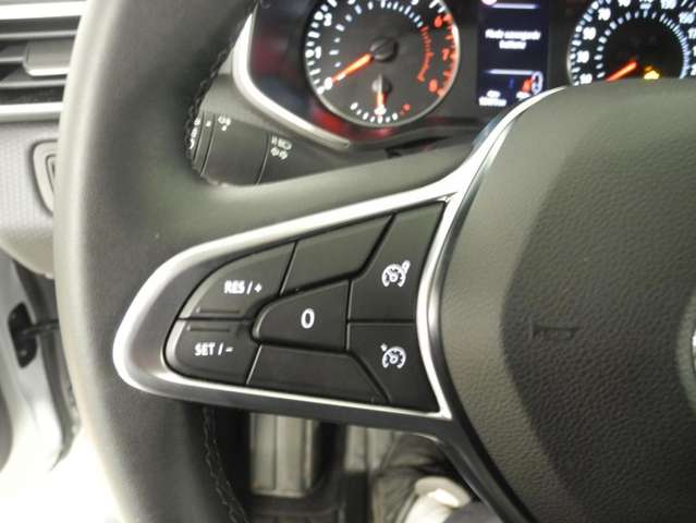 left hand drive RENAULT CLIO (00/07/9) -  