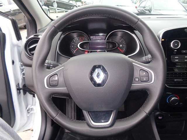 left hand drive RENAULT CLIO (00/11/9) -  