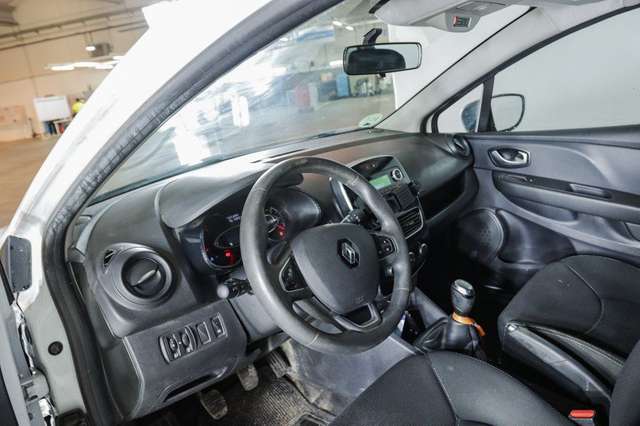 Left hand drive car RENAULT CLIO (00/04/8) - 