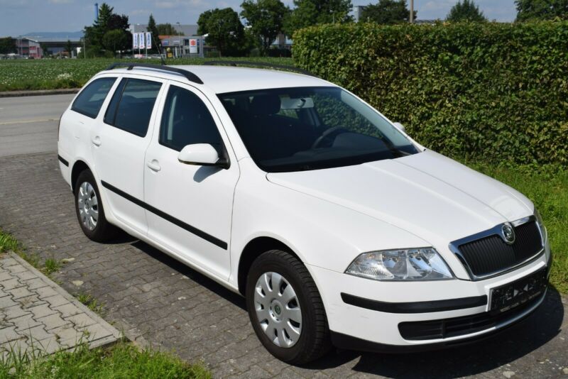 Left hand drive SKODA OCTAVIA 1.9 TDI AMBIENTE 4X4