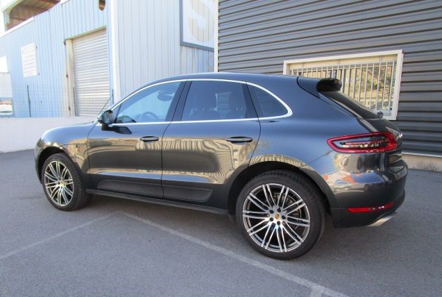 Left hand drive car PORSCHE MACAN (01/11/2016) - 