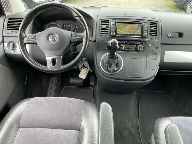 Left hand drive car VOLKSWAGEN MULTIVAN (01/03/2012) - 