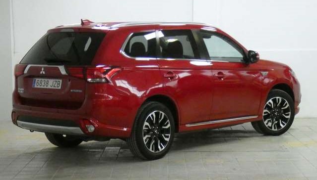 Left hand drive MITSUBISHI OUTLANDER PHEV Kaiteki 4WD SPANISH REG