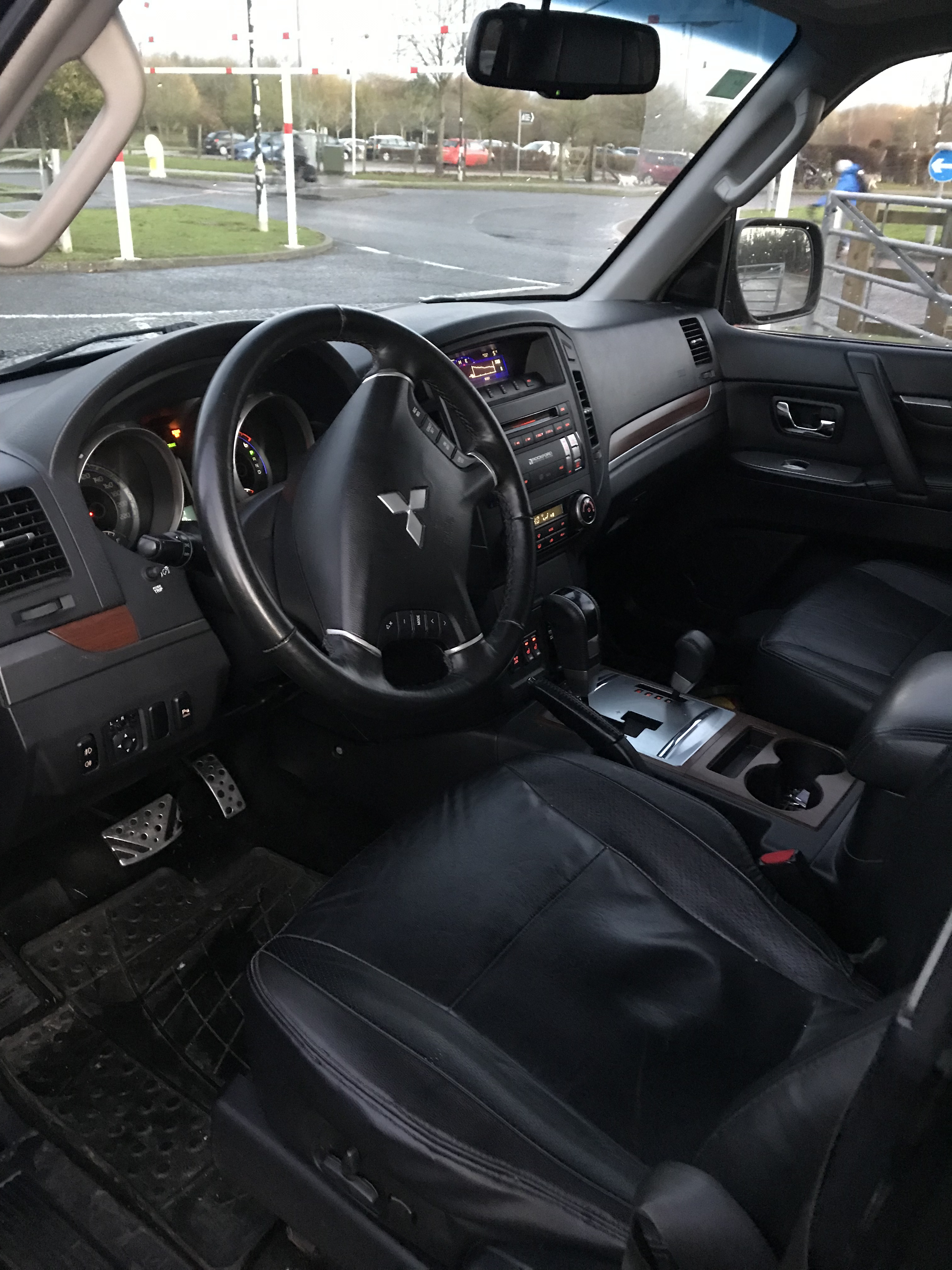 left hand drive MITSUBISHI PAJERO (01/12/2010) -  