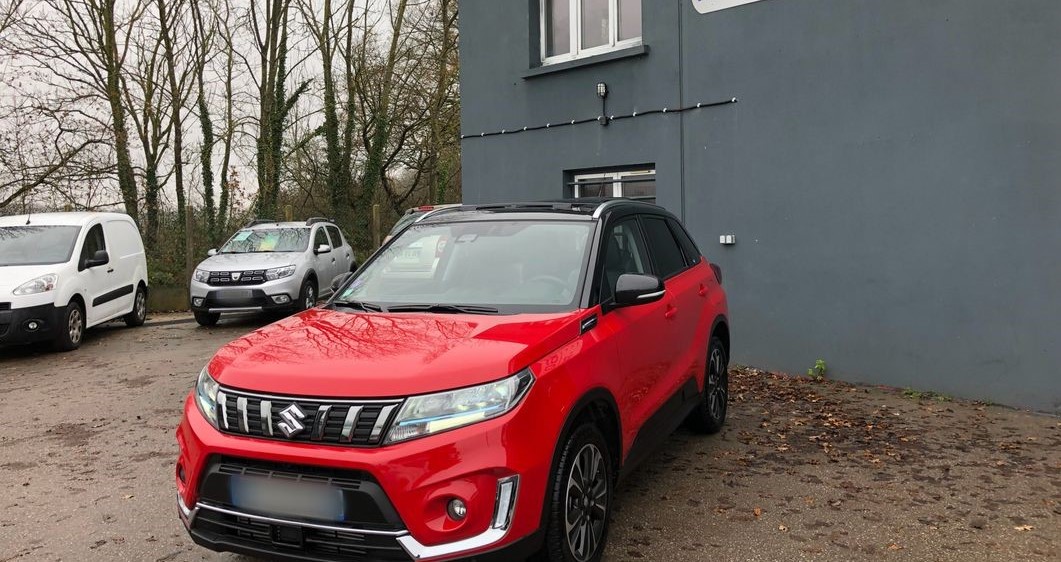 Left hand drive SUZUKI VITARA 1.4 HYBRID STYLE 4x4 FRENCH REG