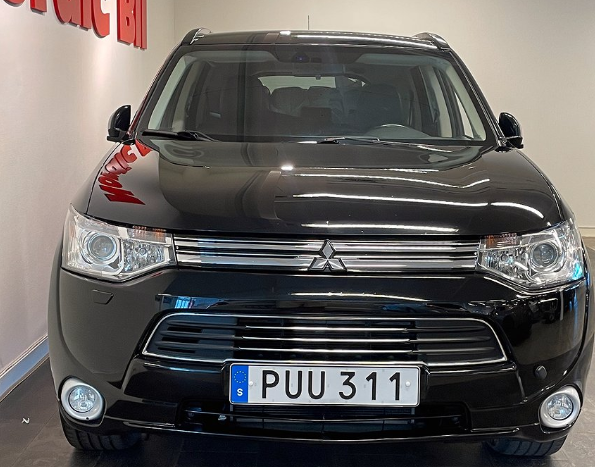 Left hand drive MITSUBISHI OUTLANDER  P-HEV 2.0 Hybrid 4WD CVT 203hp